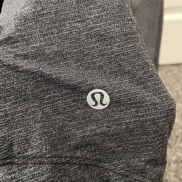 Lululemon Tank! Size 4 - Picture 3 of 3
